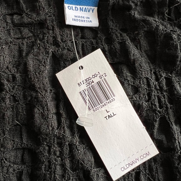 Old Navy Textured Lace Scoop-Neck Top - Picture 2 of 3